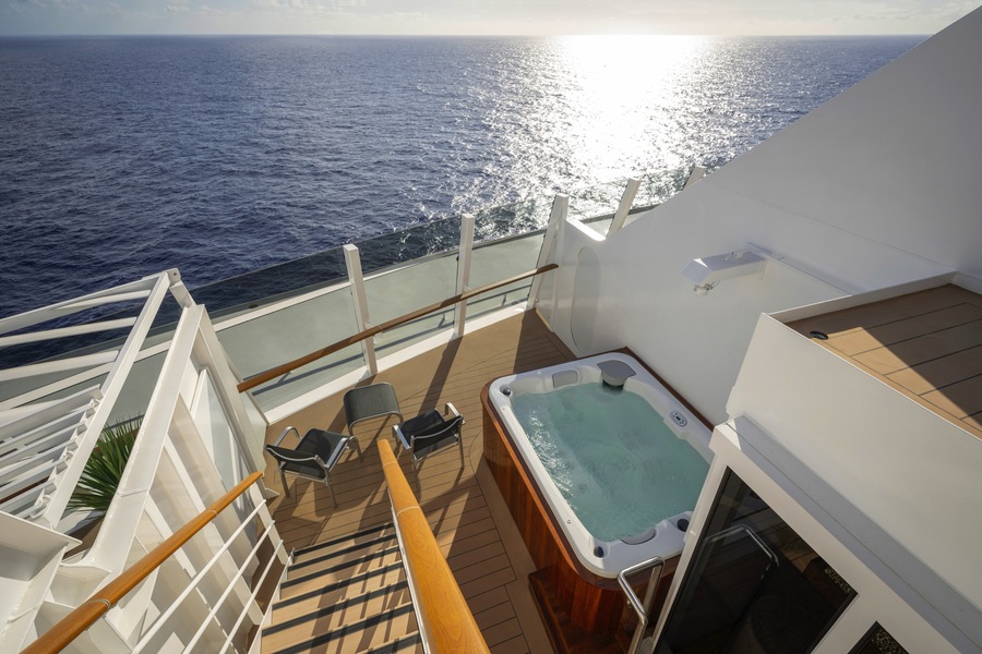 MSC Cruises MSC World America MSC Yacht Club Duplex Suite ©MSC Rights, Ivan Sarfatti 3.jpg